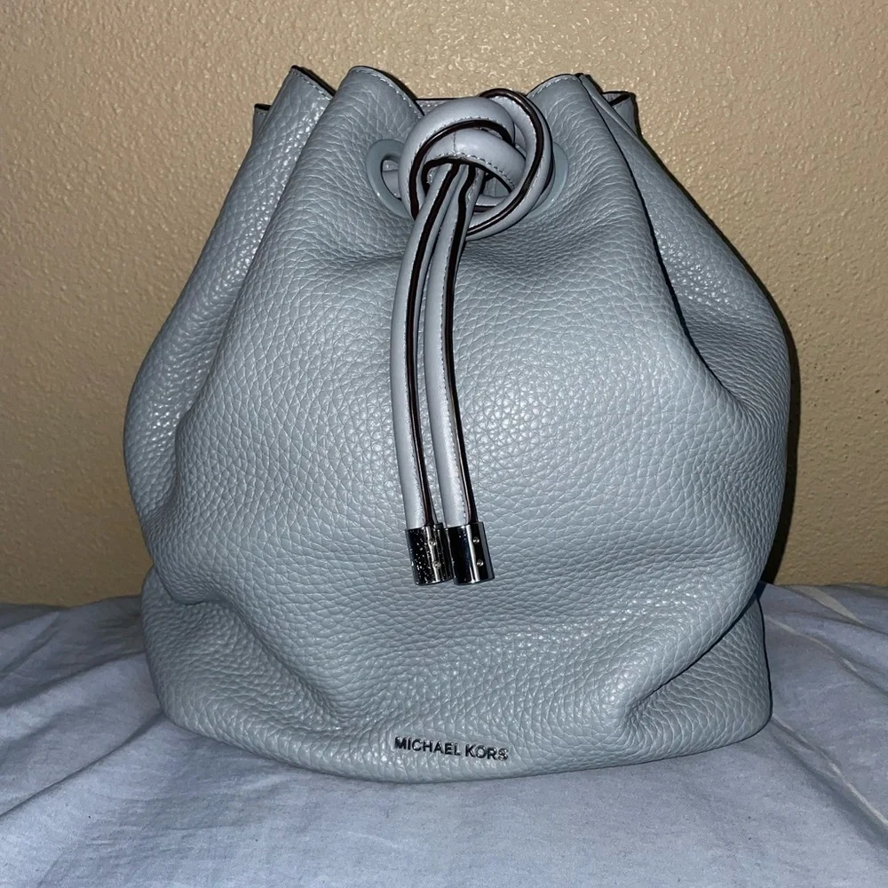 Michael Kors Dahlia Backpack & Jetset Wristlet Set